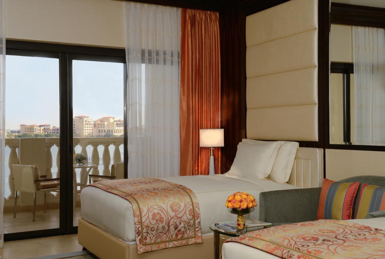 The Ritz-Carlton Abu Dhabi, Grand Canal Esterno foto